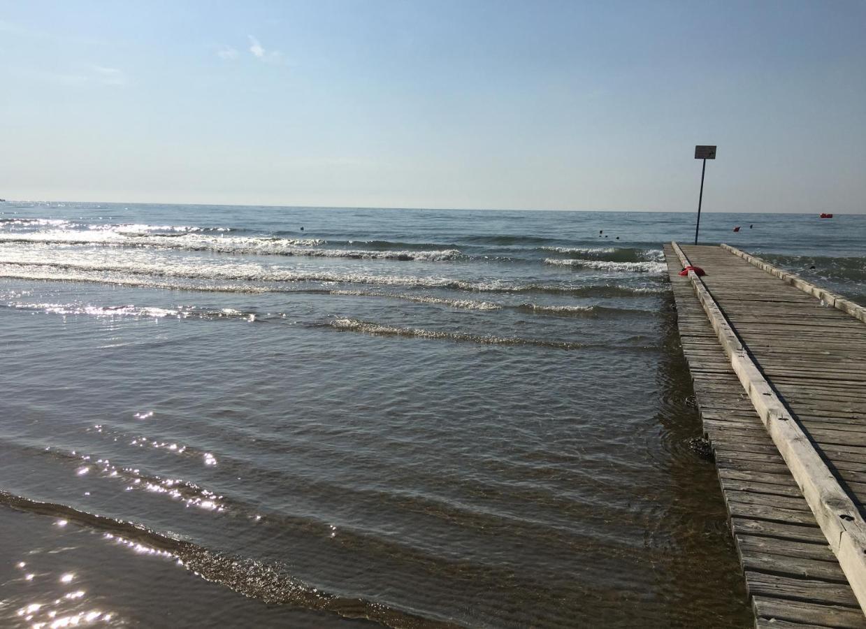 Centralissime Mansarde Piazza Brescia Lido di Jesolo Esterno foto